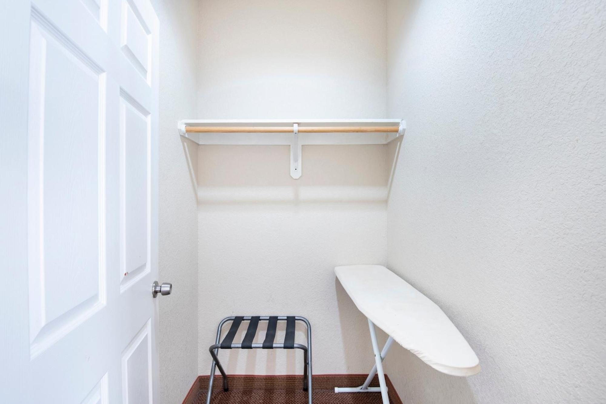 Oyo Townhouse Clute Lake Jackson Buitenkant foto